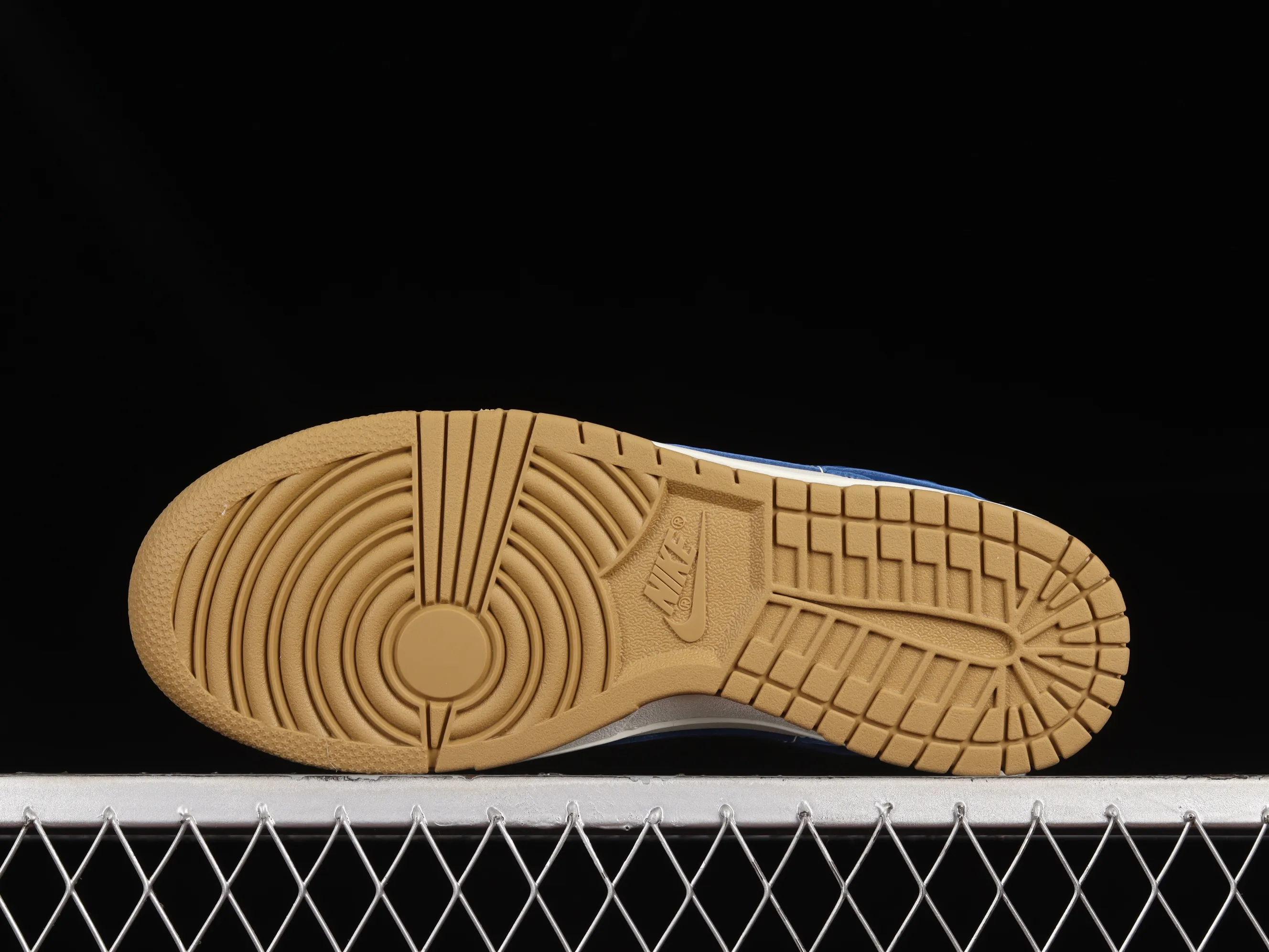 All categories Nk SB Dunk series Nk SB Dunk Low low-top sneakers Nk Dunk Low Raw rubber white and blue color SB low-top sports and leisure sneakers DO7412-200